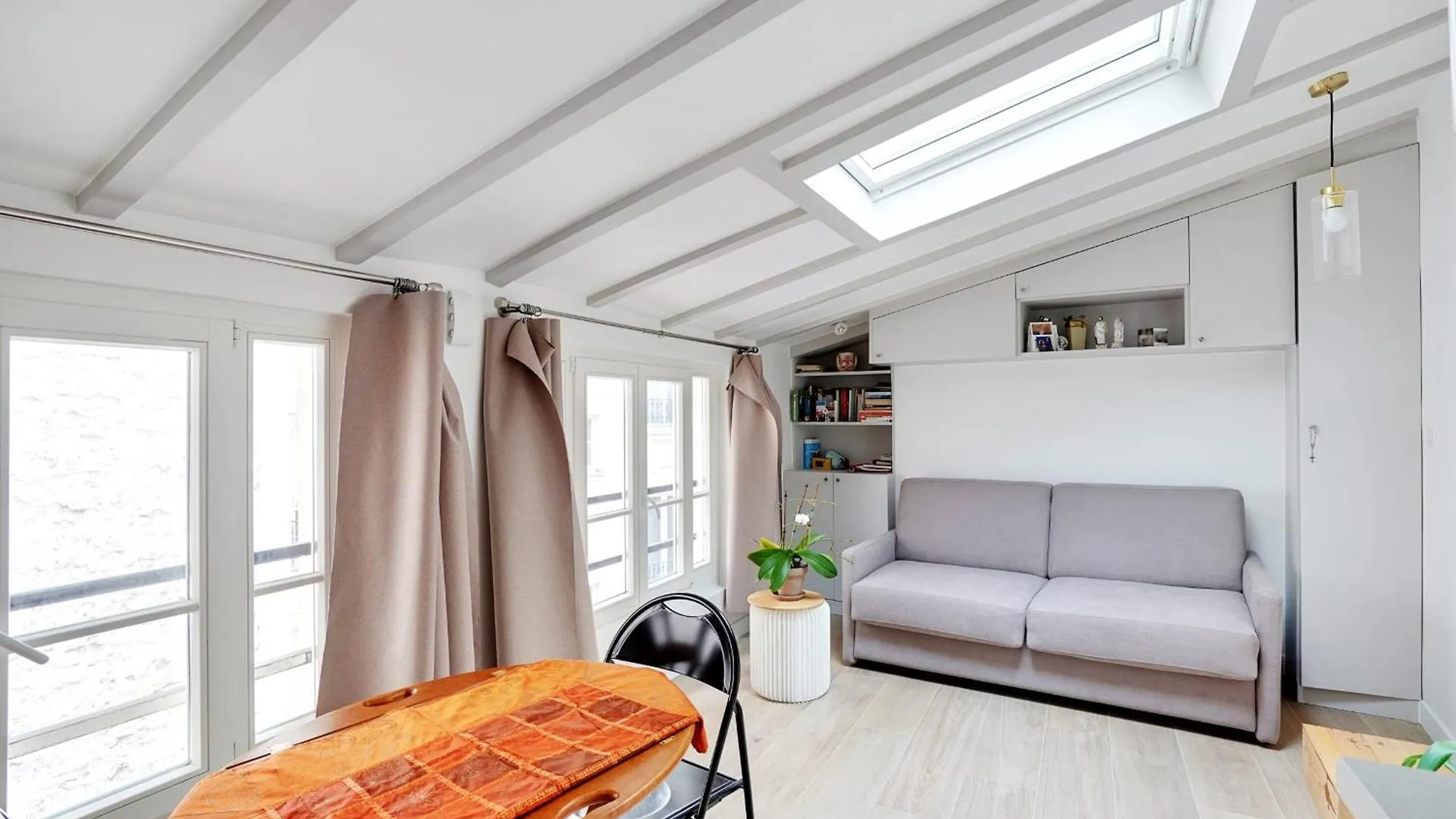 Maubert-Mutualite - Pantheon Magnificent Apartment contacts